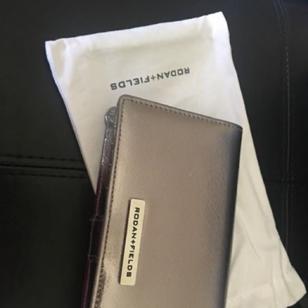 R+F wallet - Picture 2 of 3
